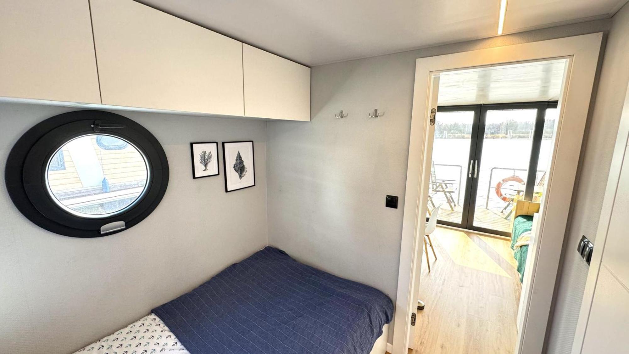 Houseboat Water Boy Apartament Plywajacy Dom Na Wodzie Lodz Apartment Вроцлав Екстериор снимка