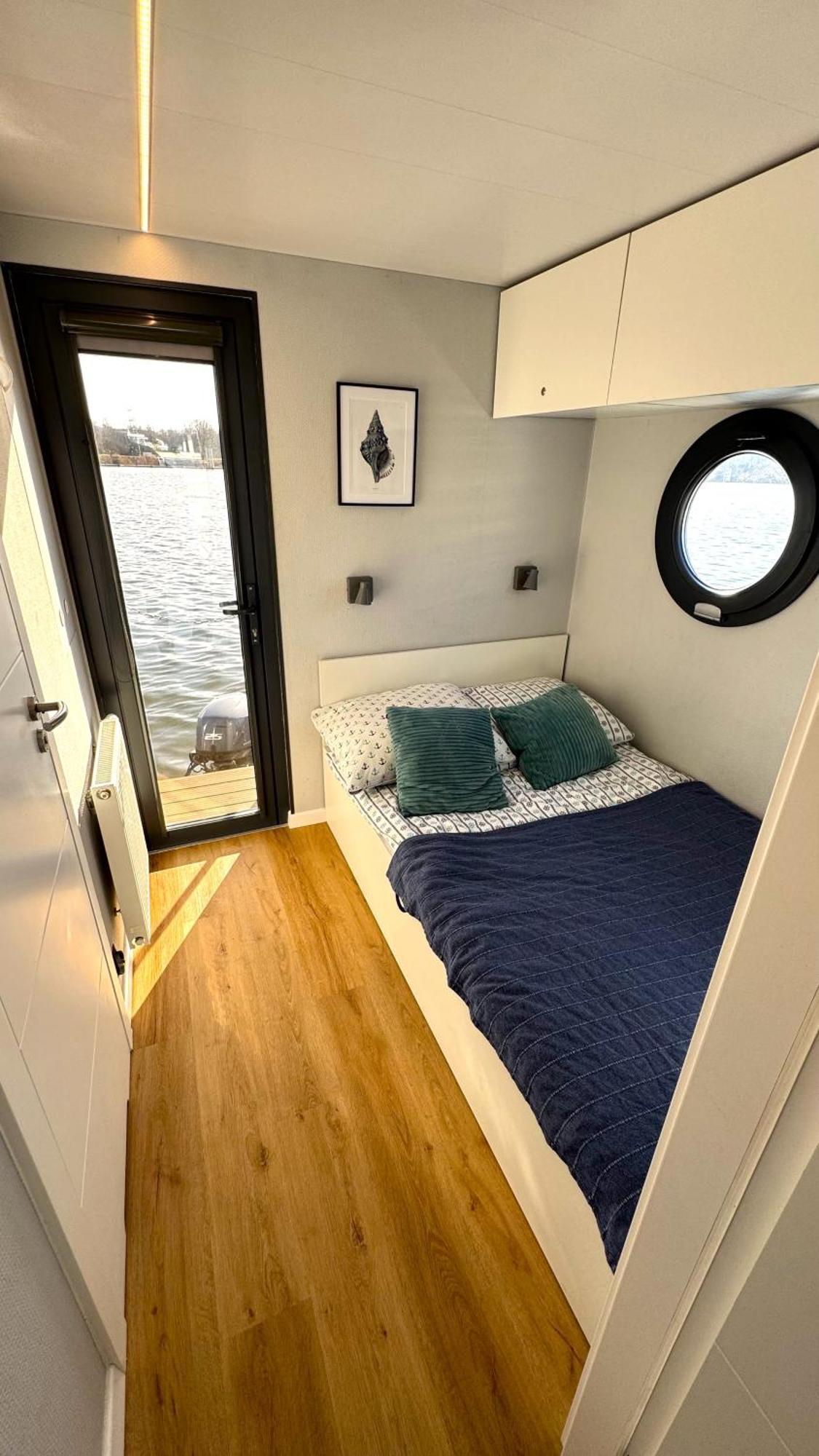 Houseboat Water Boy Apartament Plywajacy Dom Na Wodzie Lodz Apartment Вроцлав Екстериор снимка