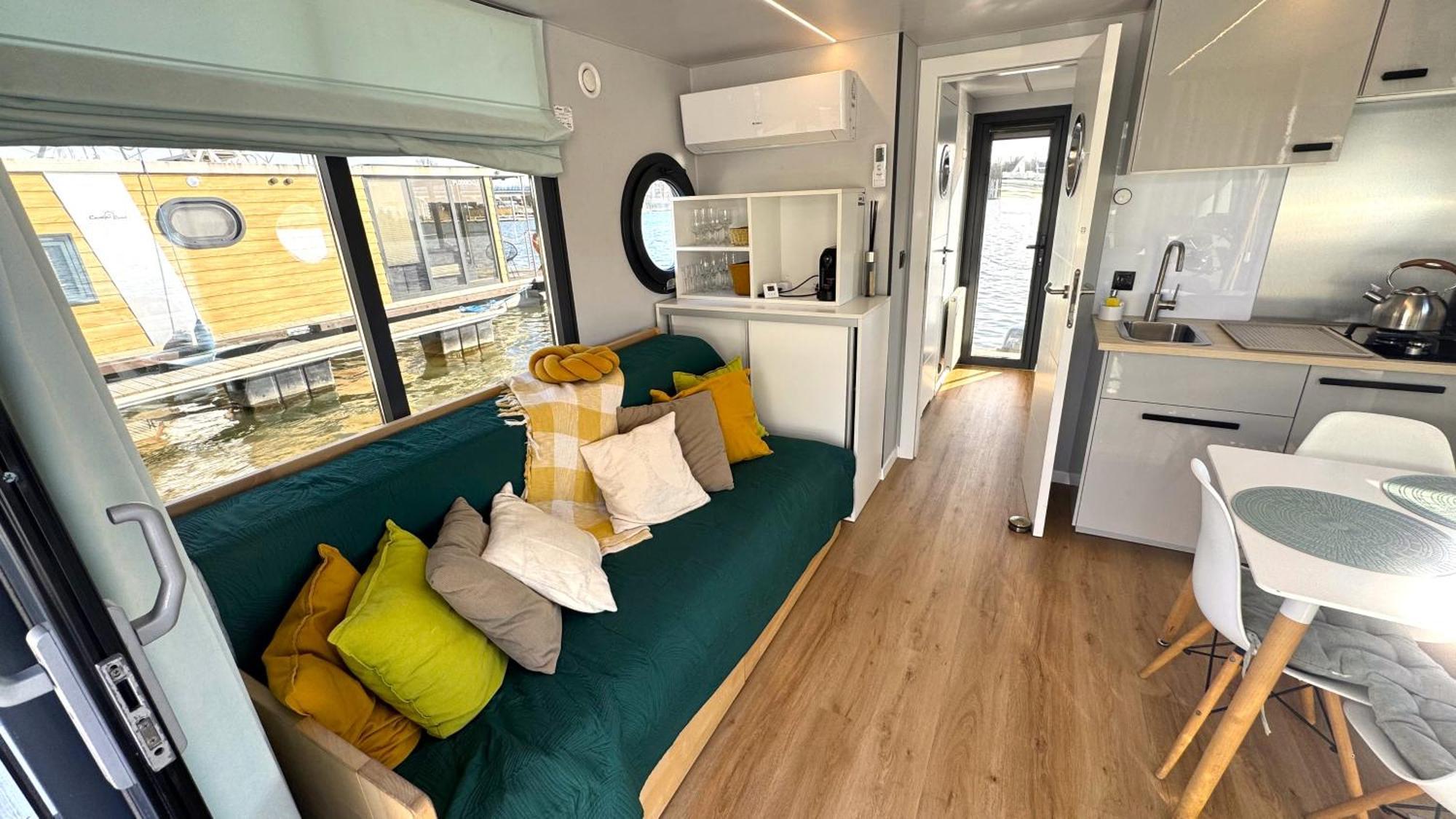 Houseboat Water Boy Apartament Plywajacy Dom Na Wodzie Lodz Apartment Вроцлав Екстериор снимка