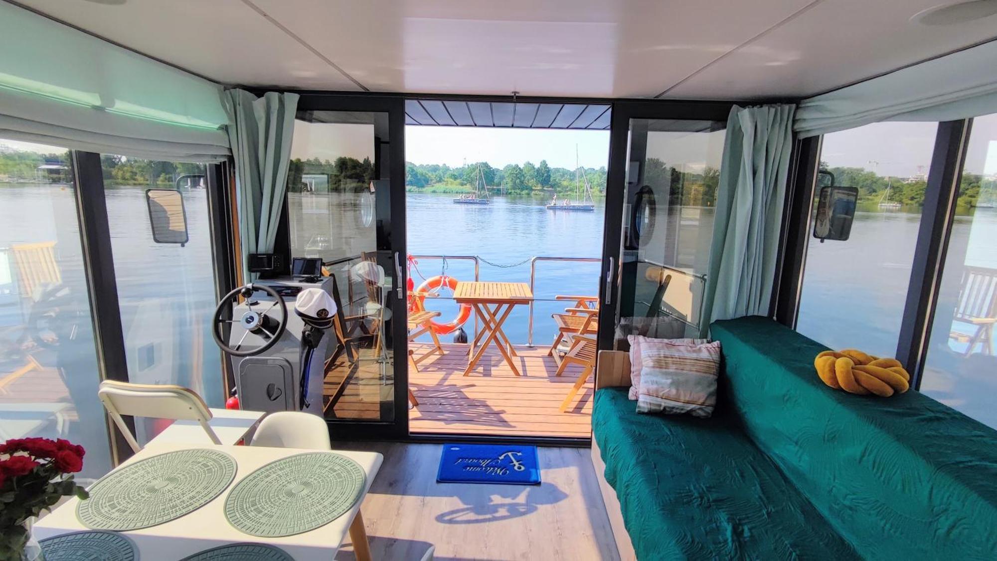 Houseboat Water Boy Apartament Plywajacy Dom Na Wodzie Lodz Apartment Вроцлав Екстериор снимка
