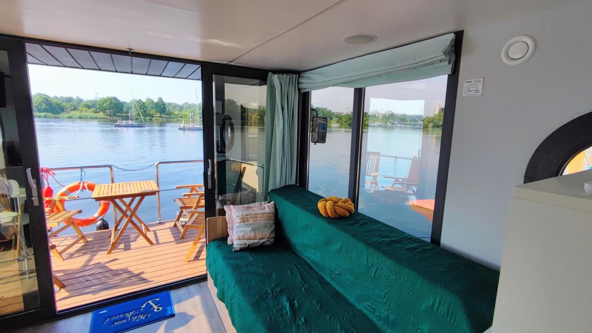 Houseboat Water Boy Apartament Plywajacy Dom Na Wodzie Lodz Apartment Вроцлав Екстериор снимка